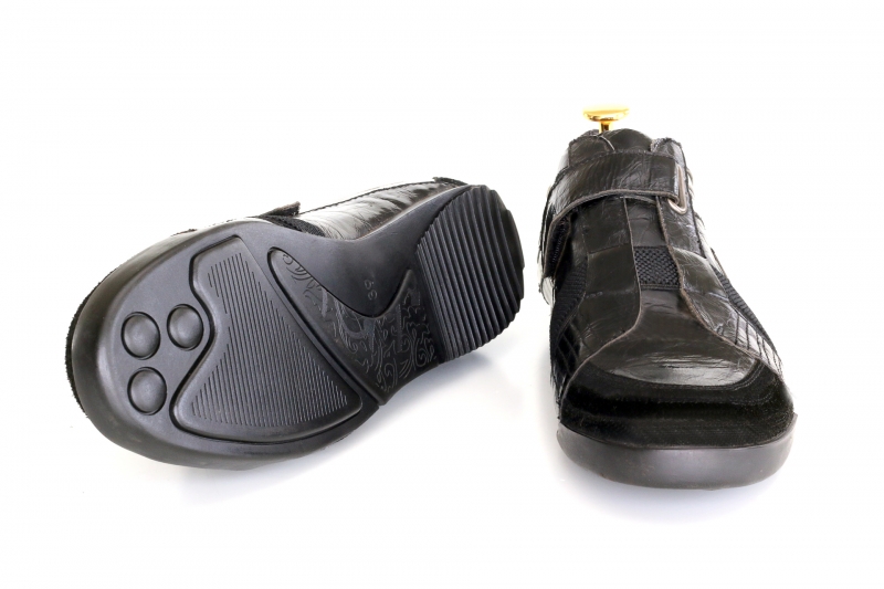 Sneakers (Кросівки) чорний шкіра AB68-4-1E2D Cosottinni